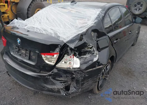 2011 BMW 328I xDrive z USA, uszkodzony, nr VIN WBAPK5C58BF123989